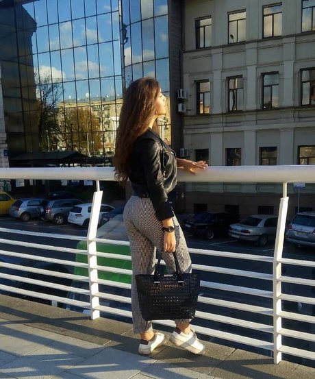 Valeriia Simavonian 美しいスター 写真