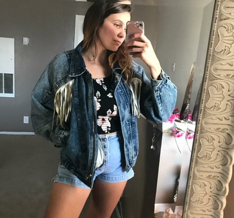 Autumn Brianne 裸のスター アーカイブ
