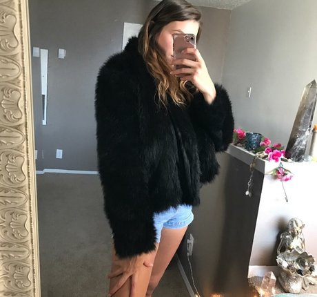 Autumn Brianne 無料女優 写真
