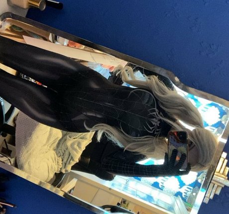 Allykitti profile image