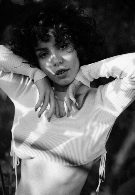 curlywiktoria セクシーモデル 写真