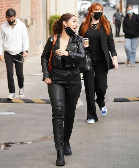 Alessia Cara 素敵なポルノスター 写真