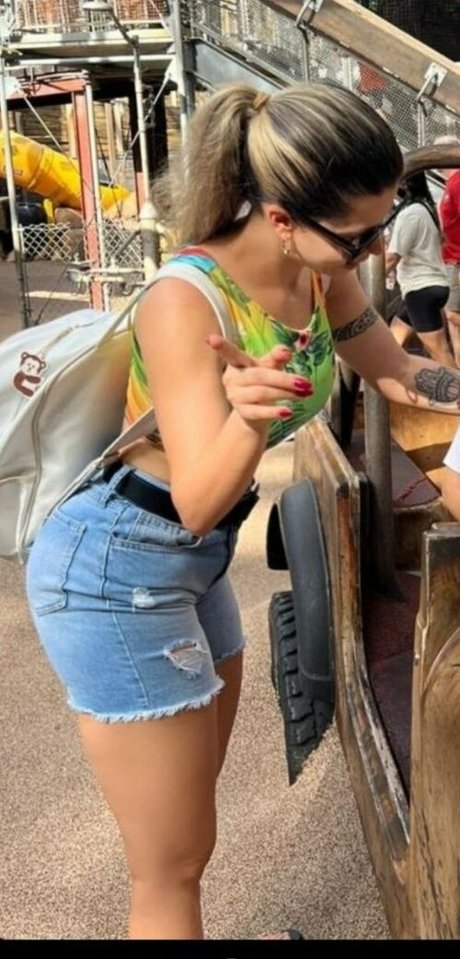 Cacau Colucci かわいいスター 画像