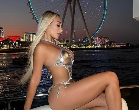 Daniella Chavez 素敵なモデル ギャラリー
