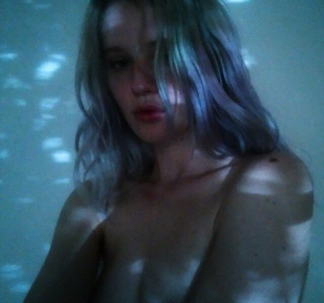 Arvida Bystrom セックスモデル 画像