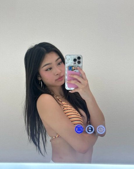Jasmine Nguyen アートスター ギャラリー