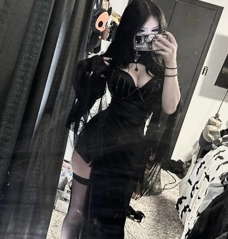 ぽっちゃりブロンドオンリーファンズ セックス 写真