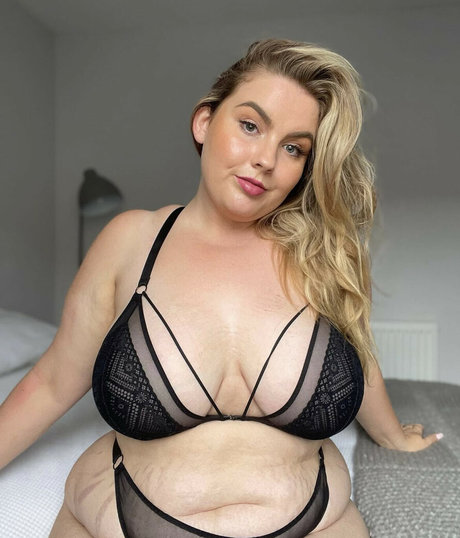 Lauren Dungey アート女優 写真