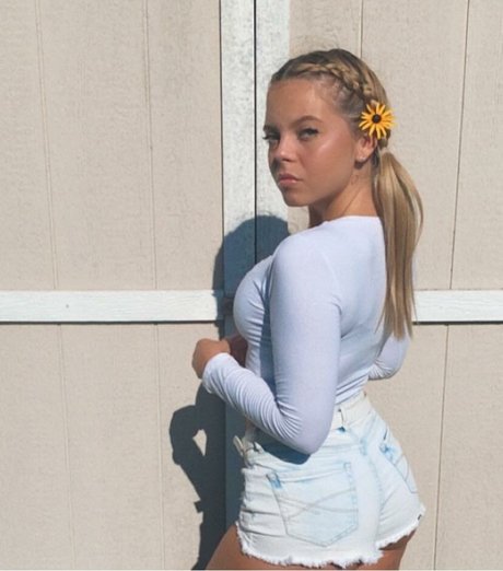 Tabitha Whitaker xxxスター 写真