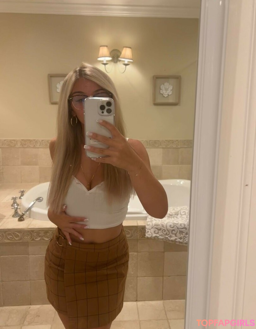 Lyndalessandro アダルトモデル 画像