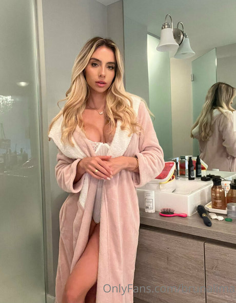 Bruna Lima ポルノモデル 画像