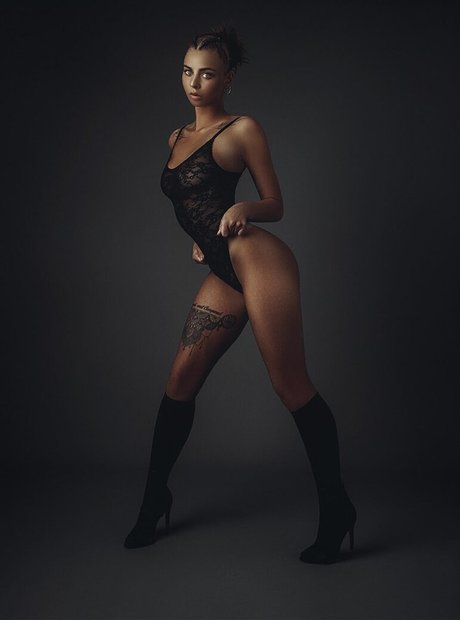 Sofie Johansen 裸のモデル 写真