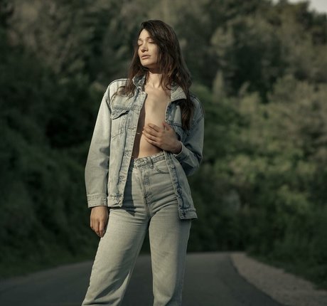 Shira Aizner アダルトモデル 写真