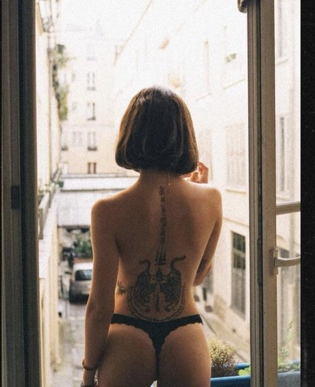 Chloemodele xxx女優 写真