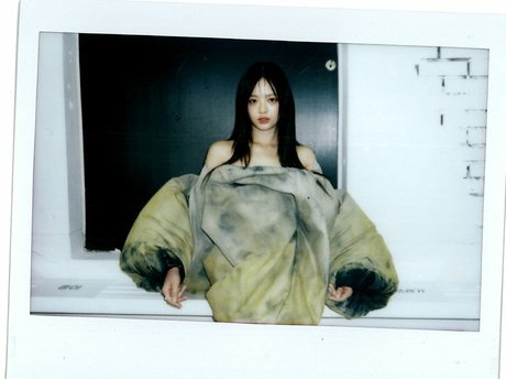 Hanni Pham かわいいスター ギャラリー