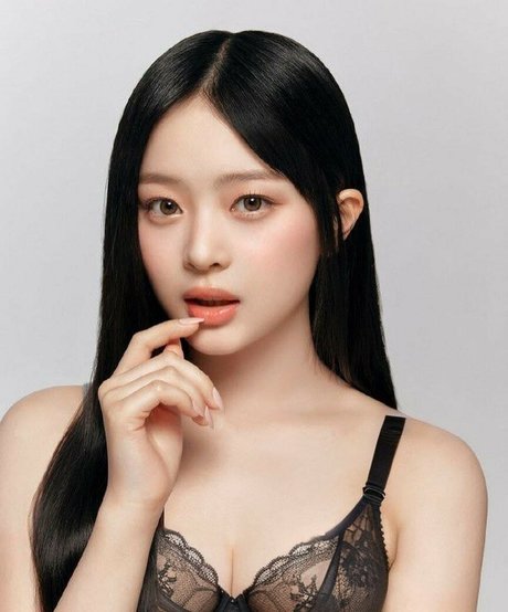 NewJeans ヌードのポルノスター 写真