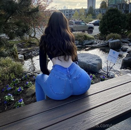 Danielalzj トップ女優 写真