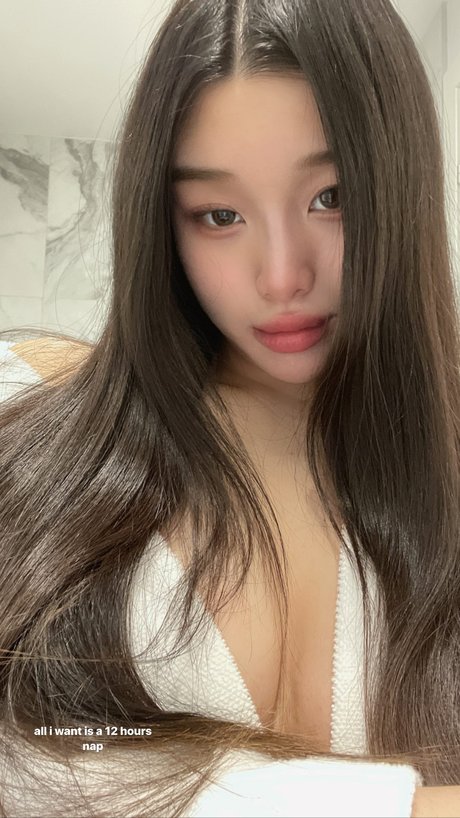 Mari Bambei ポルノモデル 写真