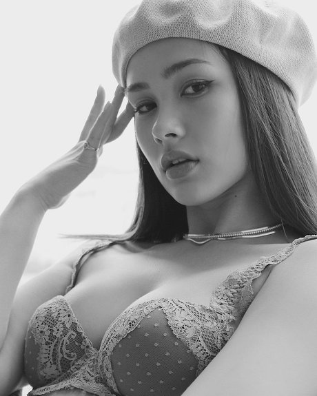 Vikkyboyce アダルトモデル 写真