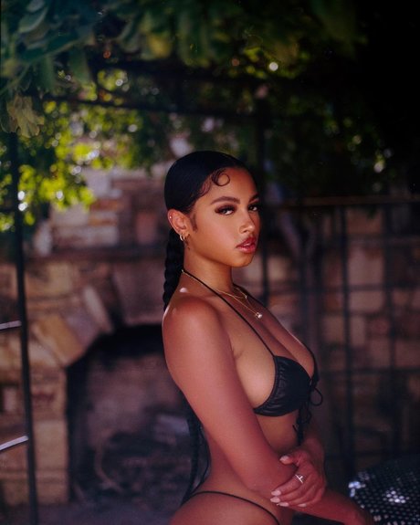 Jonica Keating セクシーモデル 写真