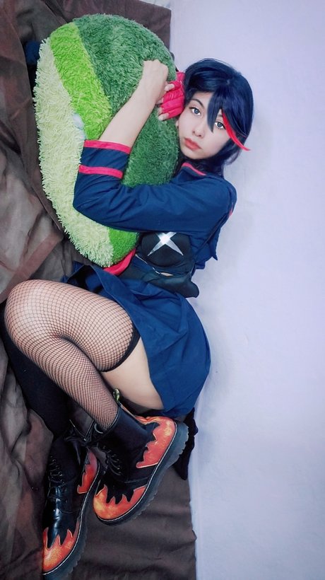 足のみファン セクシーヌード 画像