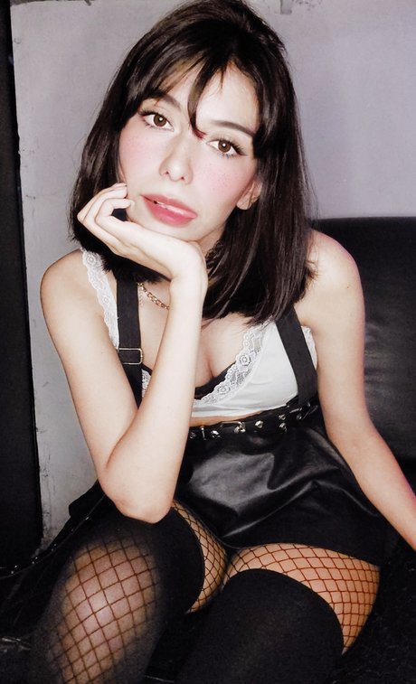 Lily waifu ポルノスター トップ 写真