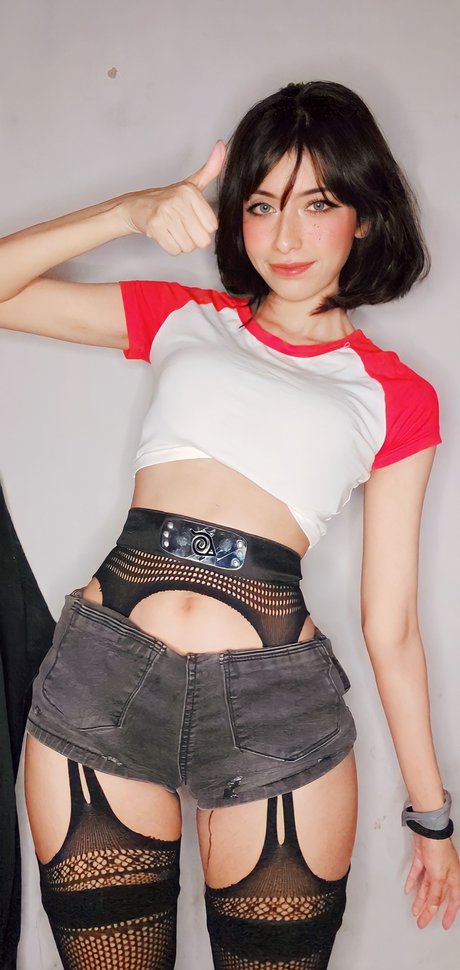 Lily waifu アダルトスター 写真