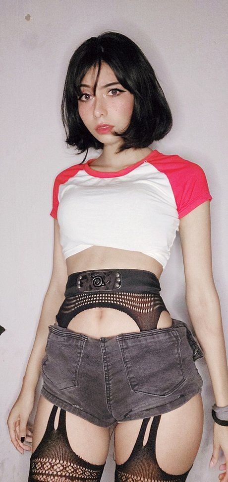 Lily waifu セクシーモデル 画像