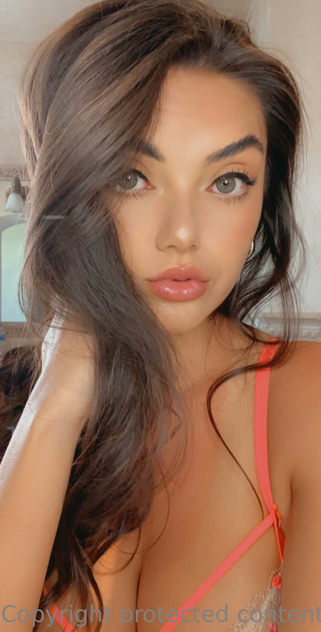 Kaitlyn Nguyen  素敵なスター ギャラリー