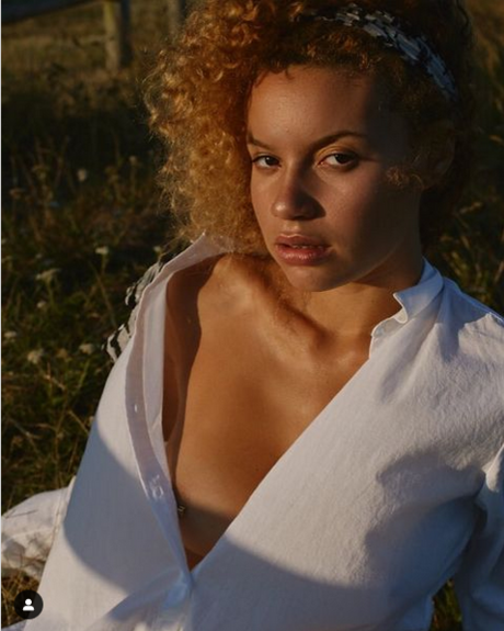 Lara never laura 最高のスター 写真