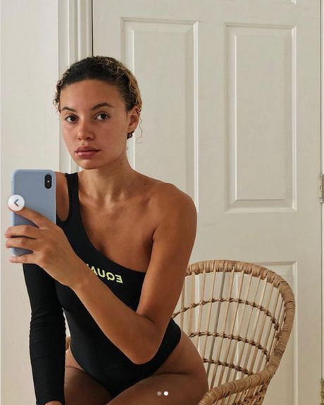 Lara never laura セクシーなポルノスター 画像