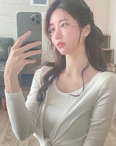 Lee Hayun エロティックなスター 写真