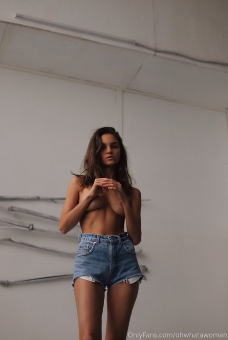 Maria Demina ヌードモデル 写真