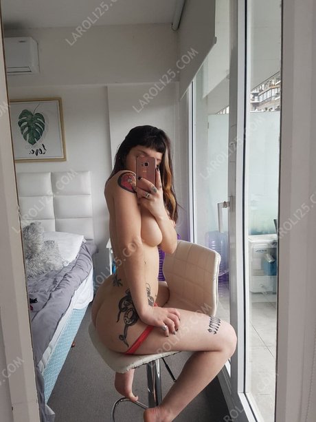 Milli Castillo アート女優 写真