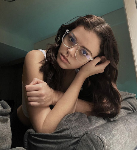 Audra Grace Johnson アートモデル 写真