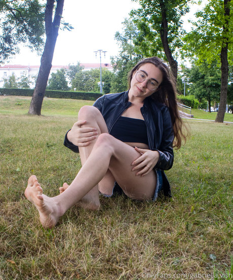 Gabriella Vish アートスター 写真