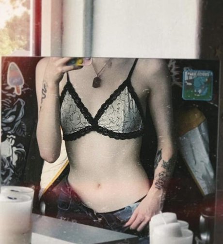 Bat Brookes ヌードのポルノスター 写真