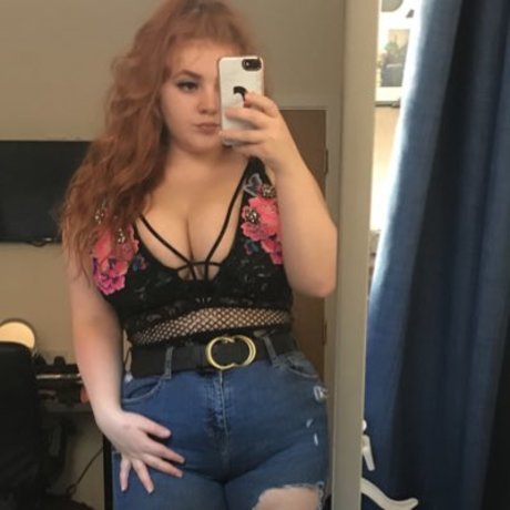 Basicallycatx  可愛い女優 写真