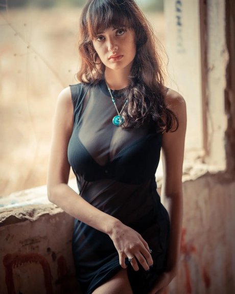 Linoy Tavore モデル 画像
