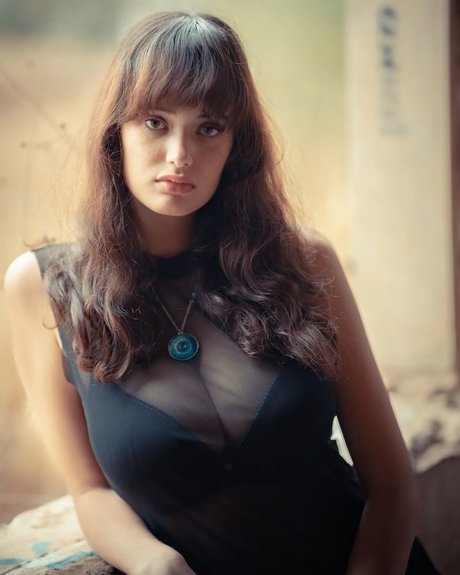 Linoy Tavore ポルノモデル 写真