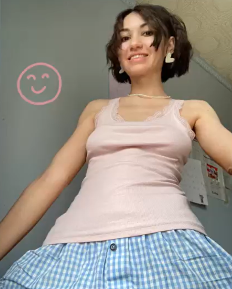 Adorable dina トップ女優 画像