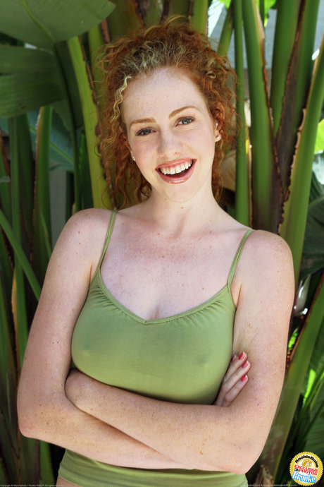 Brooke Barnes ホットなスター 写真