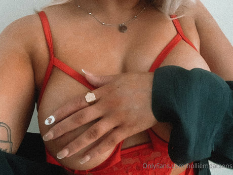 Hollie M Parsons 女優 写真