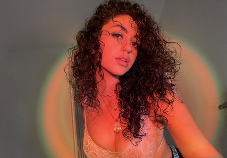 Maya Abdallah 高品質のスター 画像