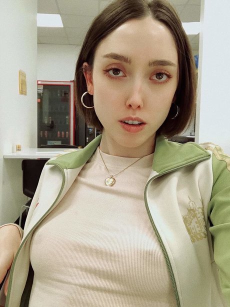 Zoe Flood ホットモデル 画像
