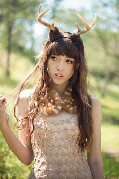 Zoe Flood ヌードモデル アーカイブ