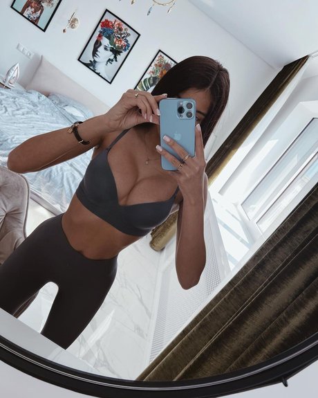 Anasteyshaa 美しい女優 写真