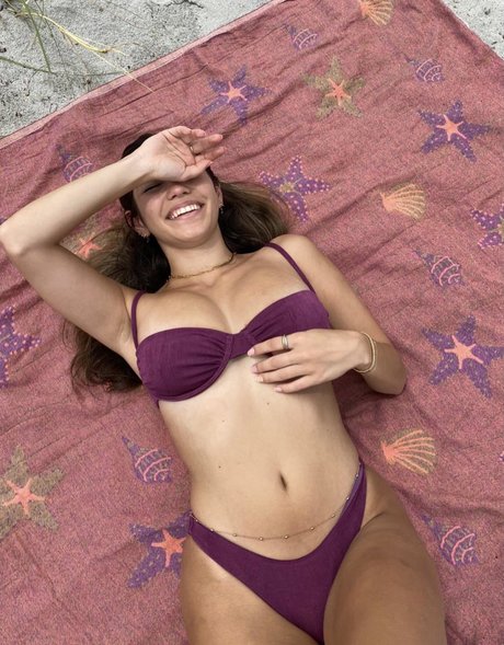 Alina Benun セックスモデル 写真