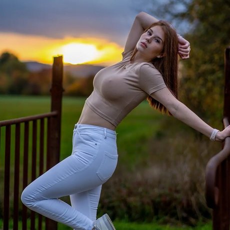 Anouk トップポルノスター 画像