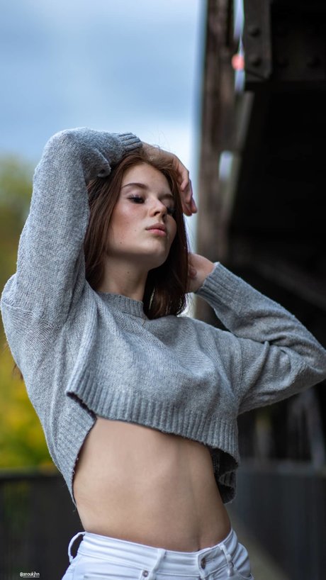 Anouk ヌード女優 画像